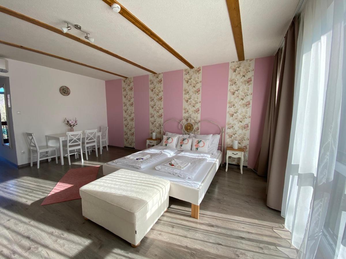 Platan Apartmanhaz Balatongyorok Exterior photo