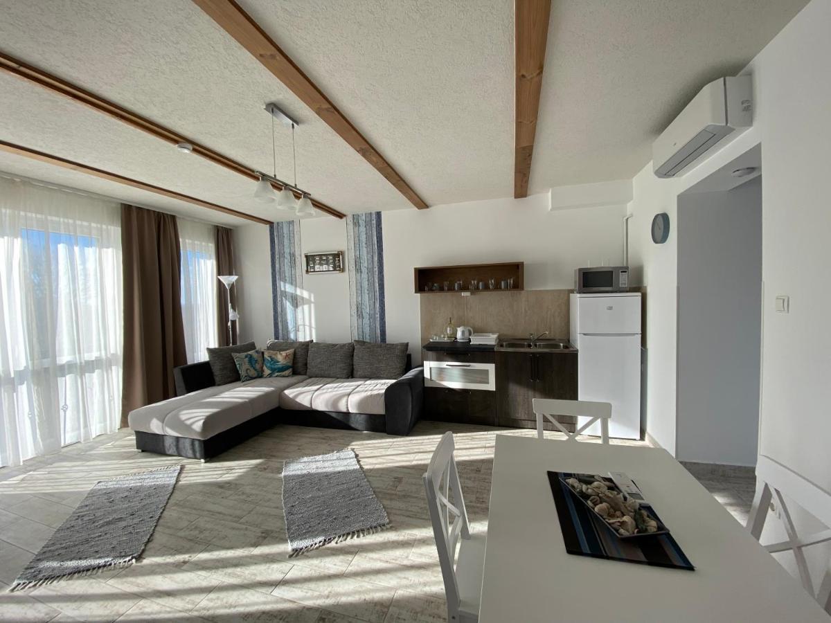 Platan Apartmanhaz Balatongyorok Exterior photo